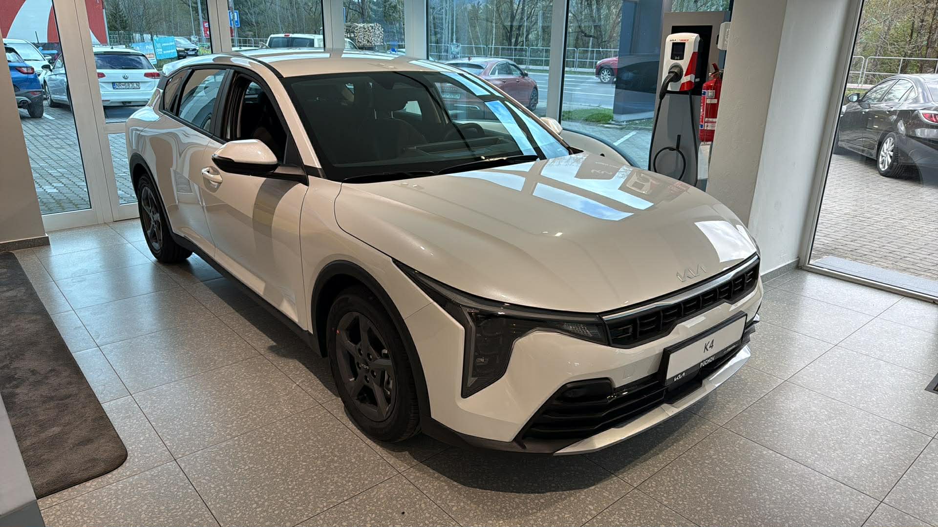 Kia K4