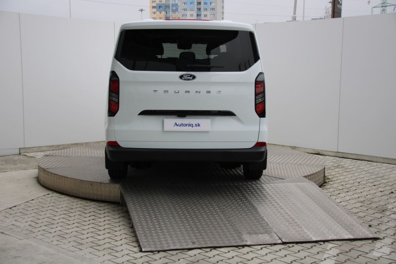 Ford Tourneo Custom 2.0 TDCi 100kW M6 8-miest