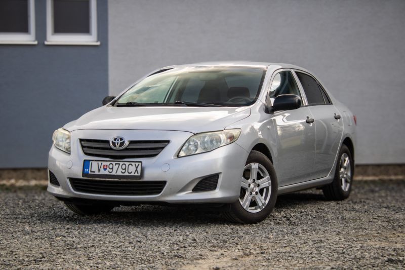Toyota Corolla sedan