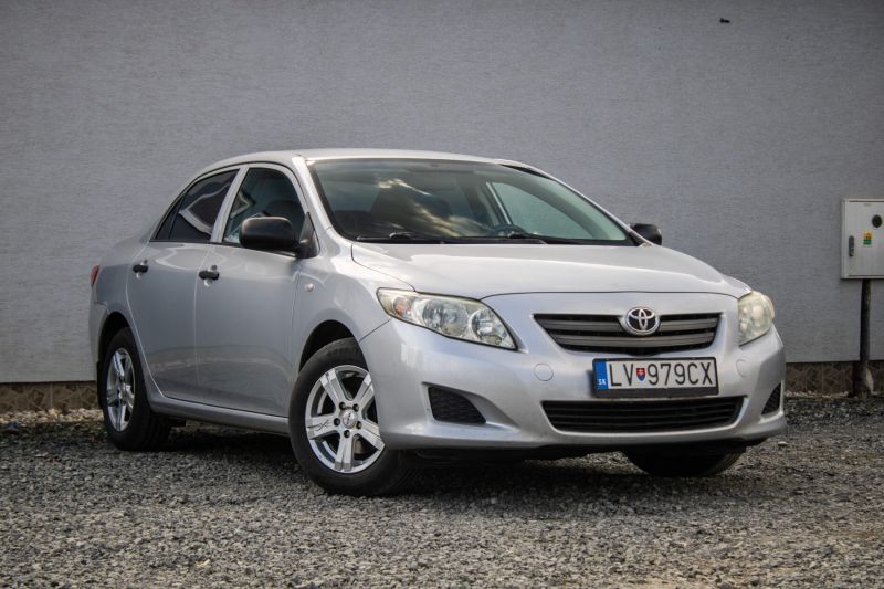 Toyota Corolla sedan