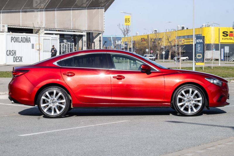Mazda 6