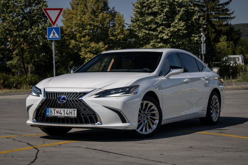 Lexus ES 2023 na predaj
