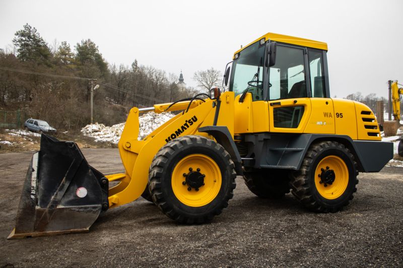 Komatsu 