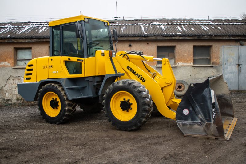 Komatsu 