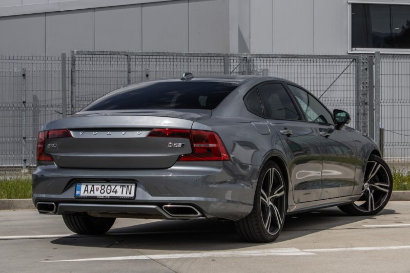 Volvo S90