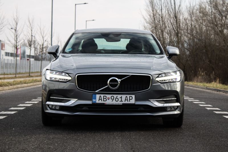 Volvo S90
