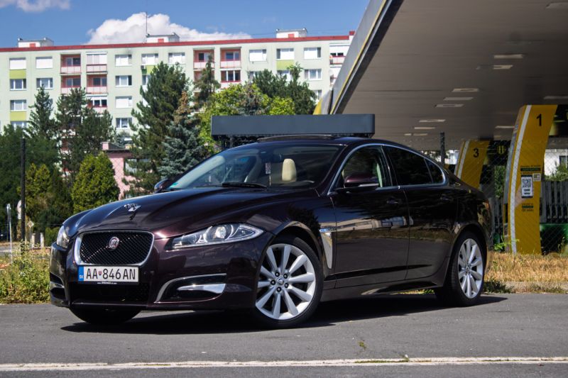 Jaguar XF