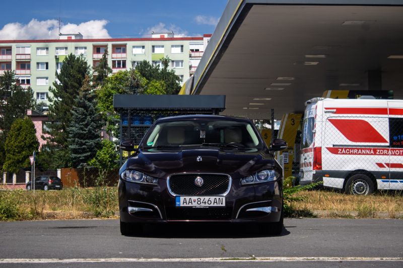 Jaguar XF