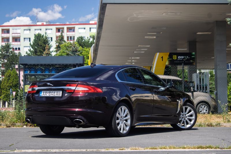 Jaguar XF