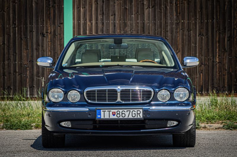 Jaguar XJ