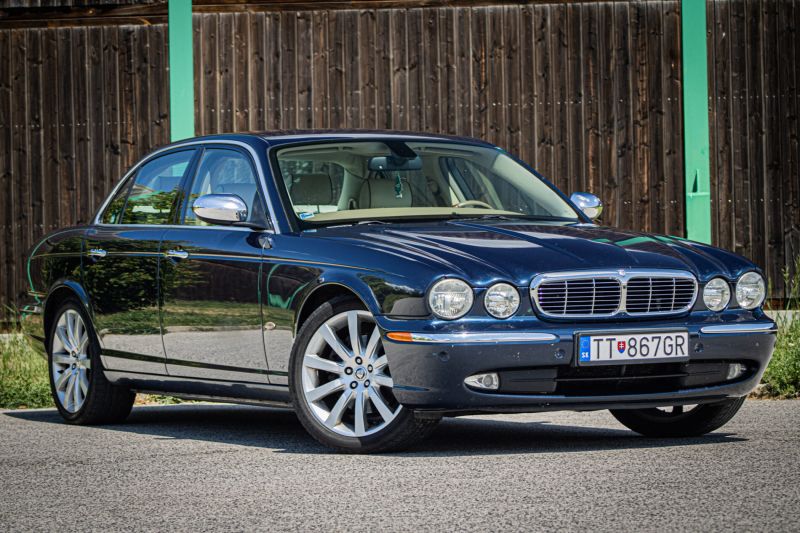 Jaguar XJ