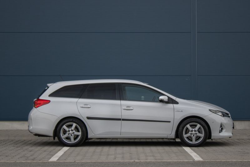 Toyota Auris Touring Sports