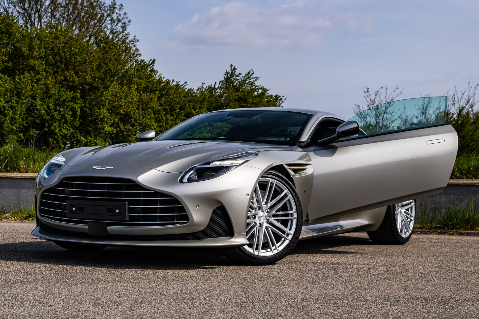 Aston Martin DB12 – foto 3