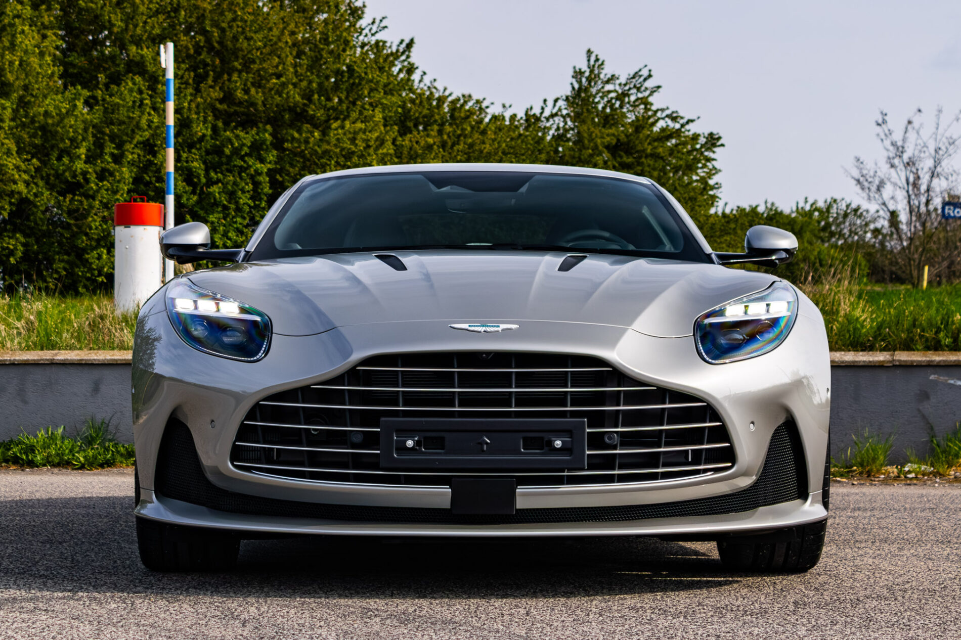 Aston Martin DB12 – foto 5