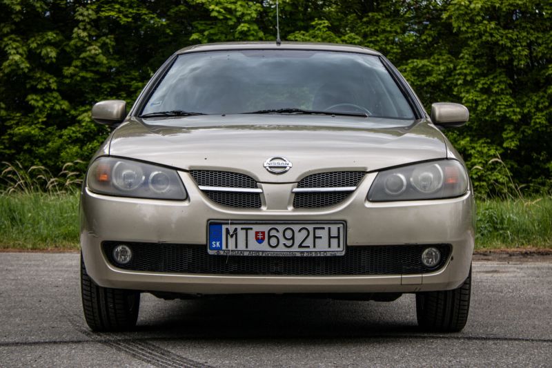 Nissan Almera