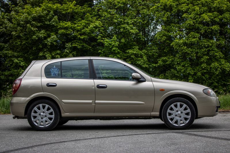 Nissan Almera