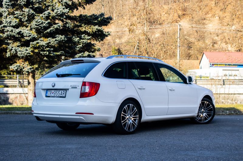 Škoda Superb Combi