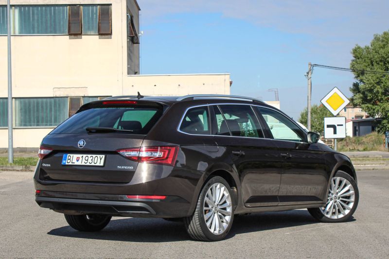 Škoda Superb Combi