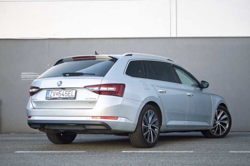 Škoda Superb Combi