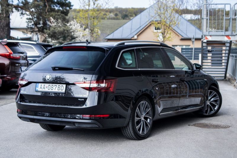 Škoda Superb Combi
