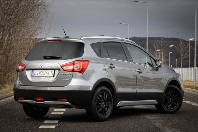 Suzuki SX4