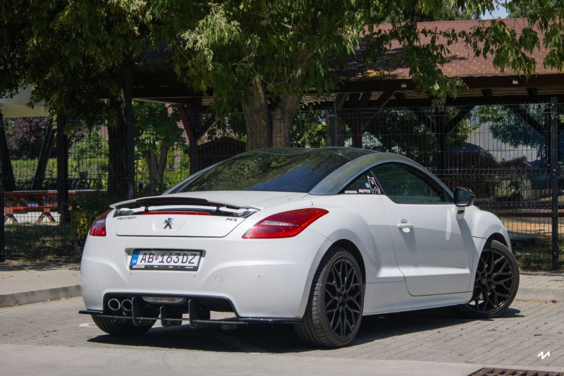 Peugeot RCZ