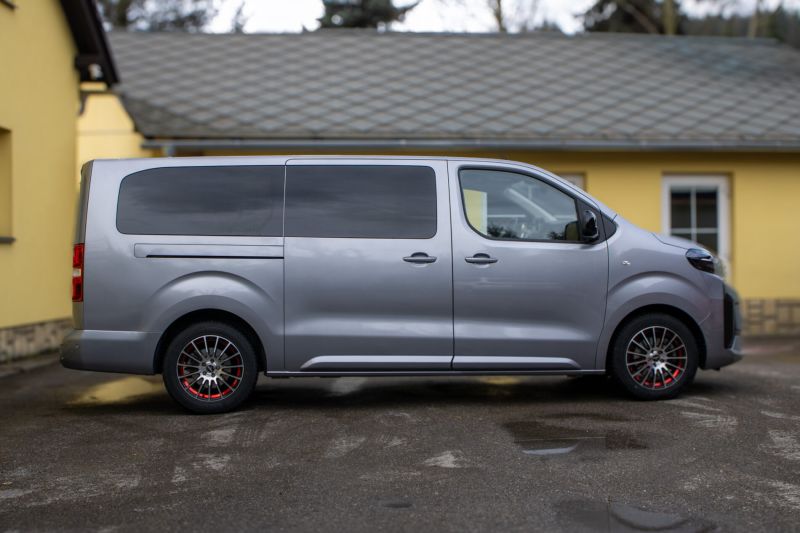 Peugeot Traveller