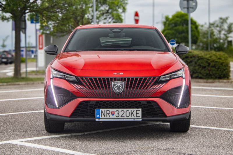 Peugeot 408