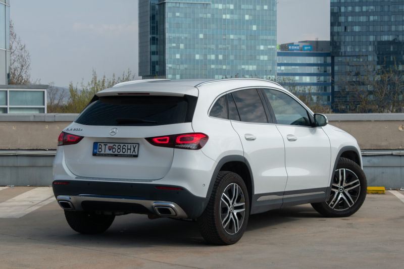 Mercedes-Benz GLA trieda