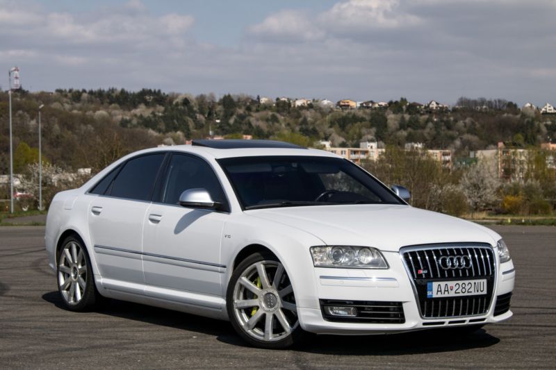 Audi S8