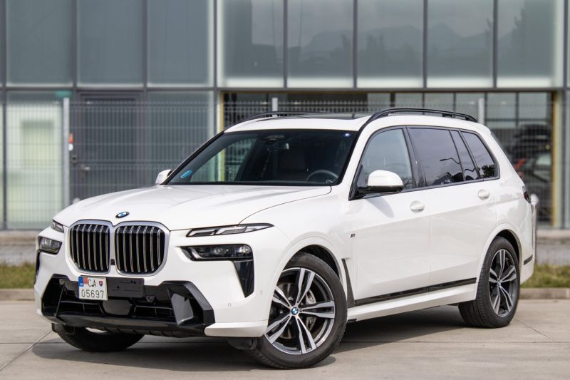 BMW X7