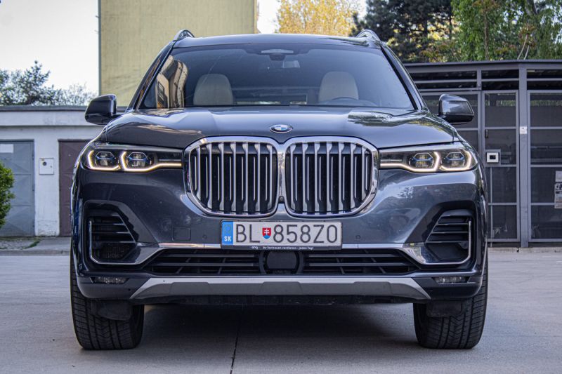 BMW X7