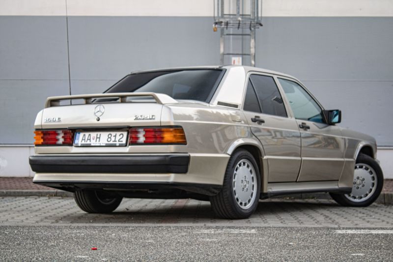 Mercedes-Benz 