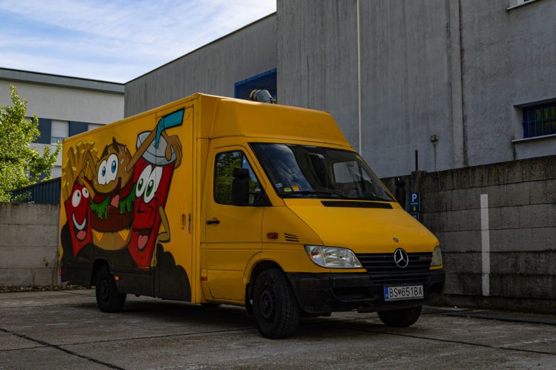 Mercedes-Benz Sprinter