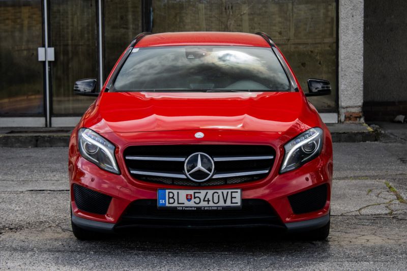 Mercedes-Benz GLA trieda