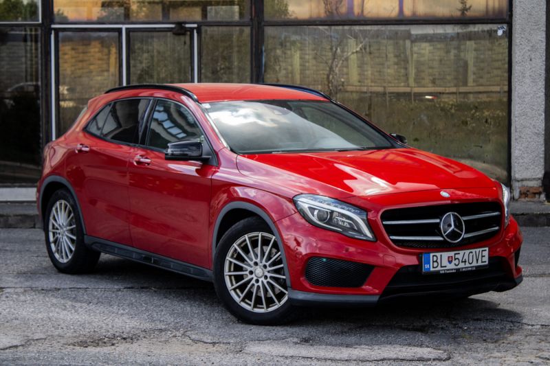 Mercedes-Benz GLA trieda