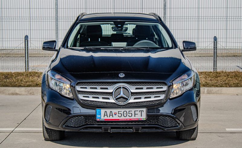 Mercedes-Benz GLA trieda