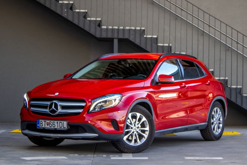 Mercedes-Benz GLA trieda