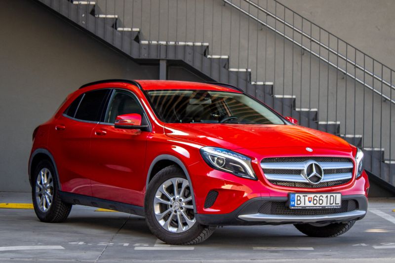 Mercedes-Benz GLA trieda