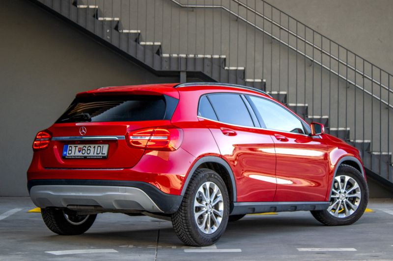 Mercedes-Benz GLA trieda