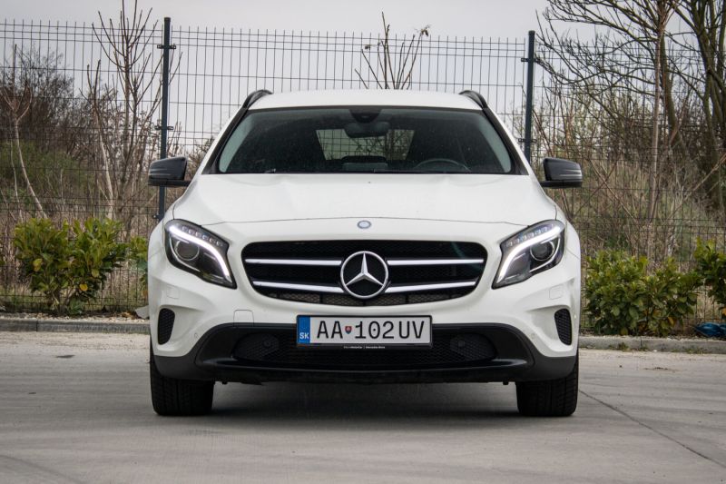 Mercedes-Benz GLA trieda