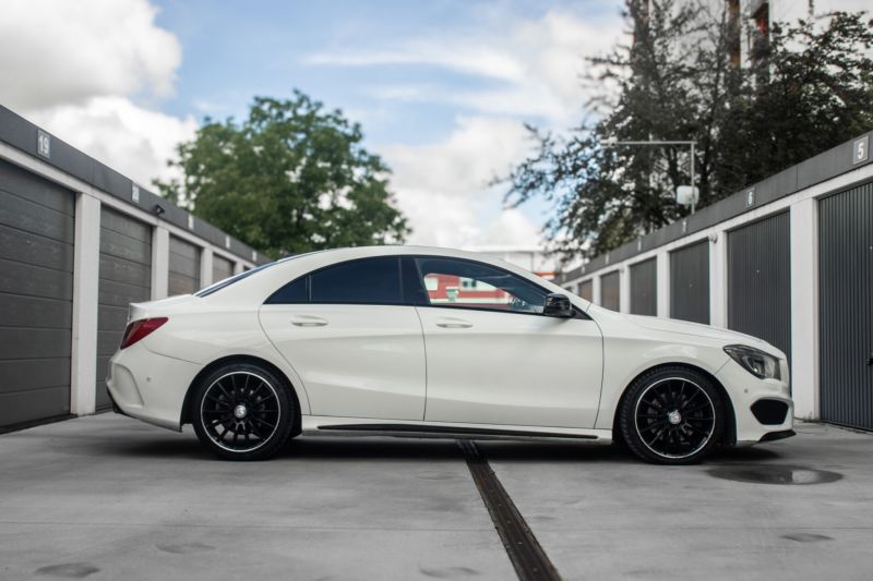 Mercedes-Benz CLA