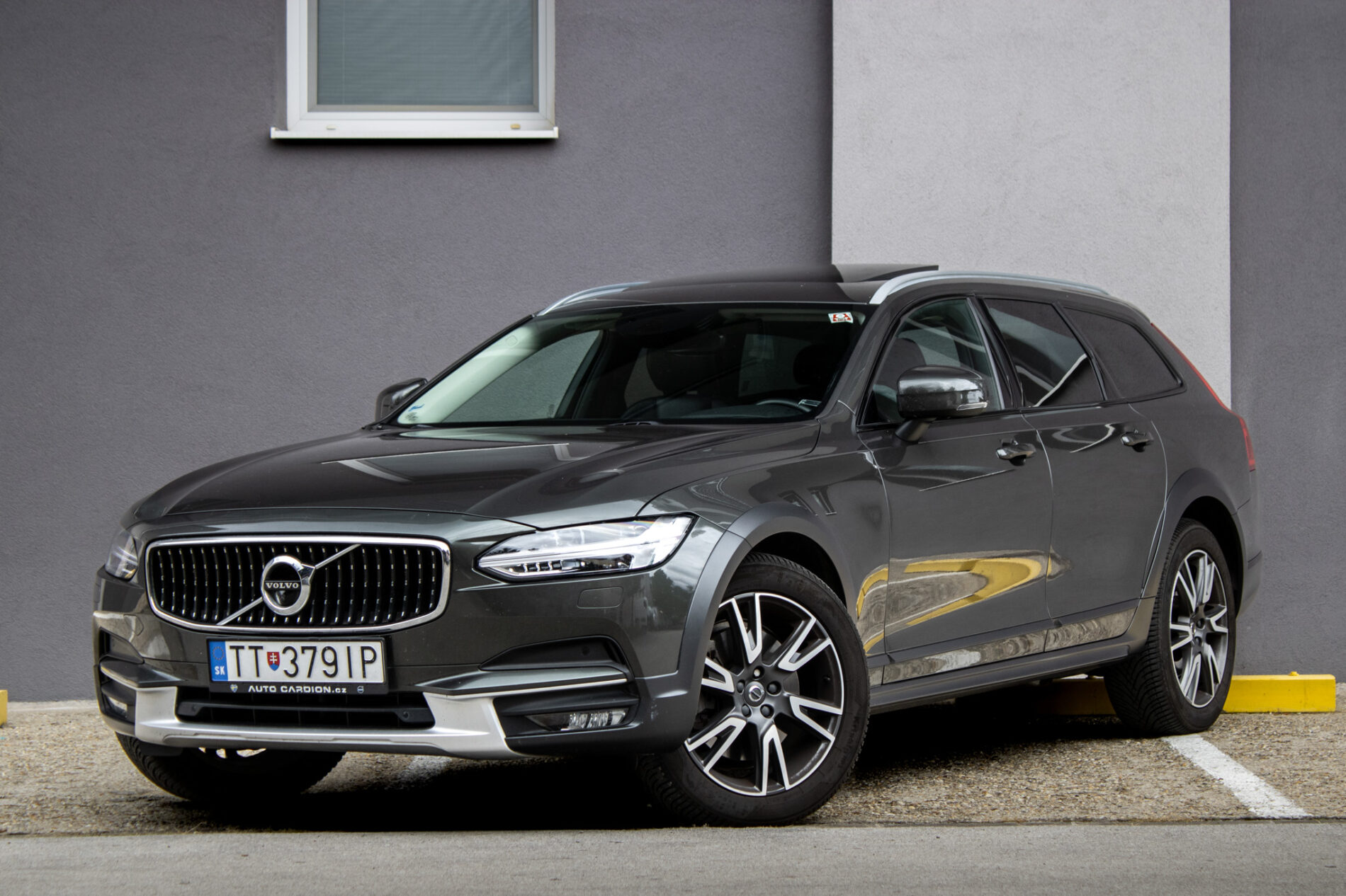 Volvo V90