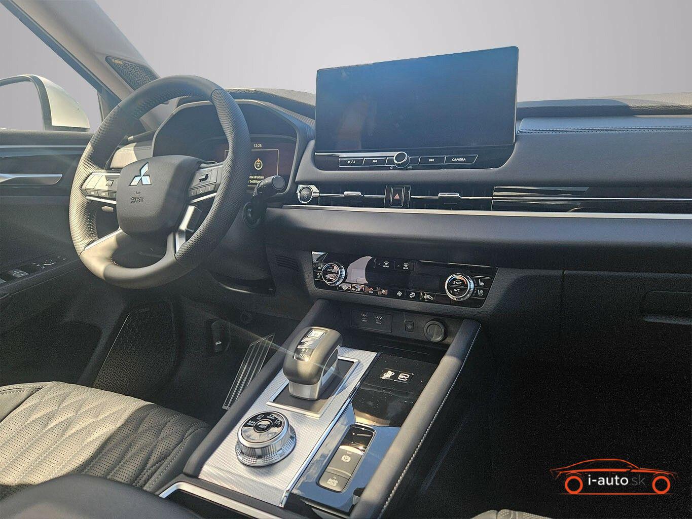 Mitsubishi Plug-in Hybrid Outlander 2025 na predaj – fotografia 9