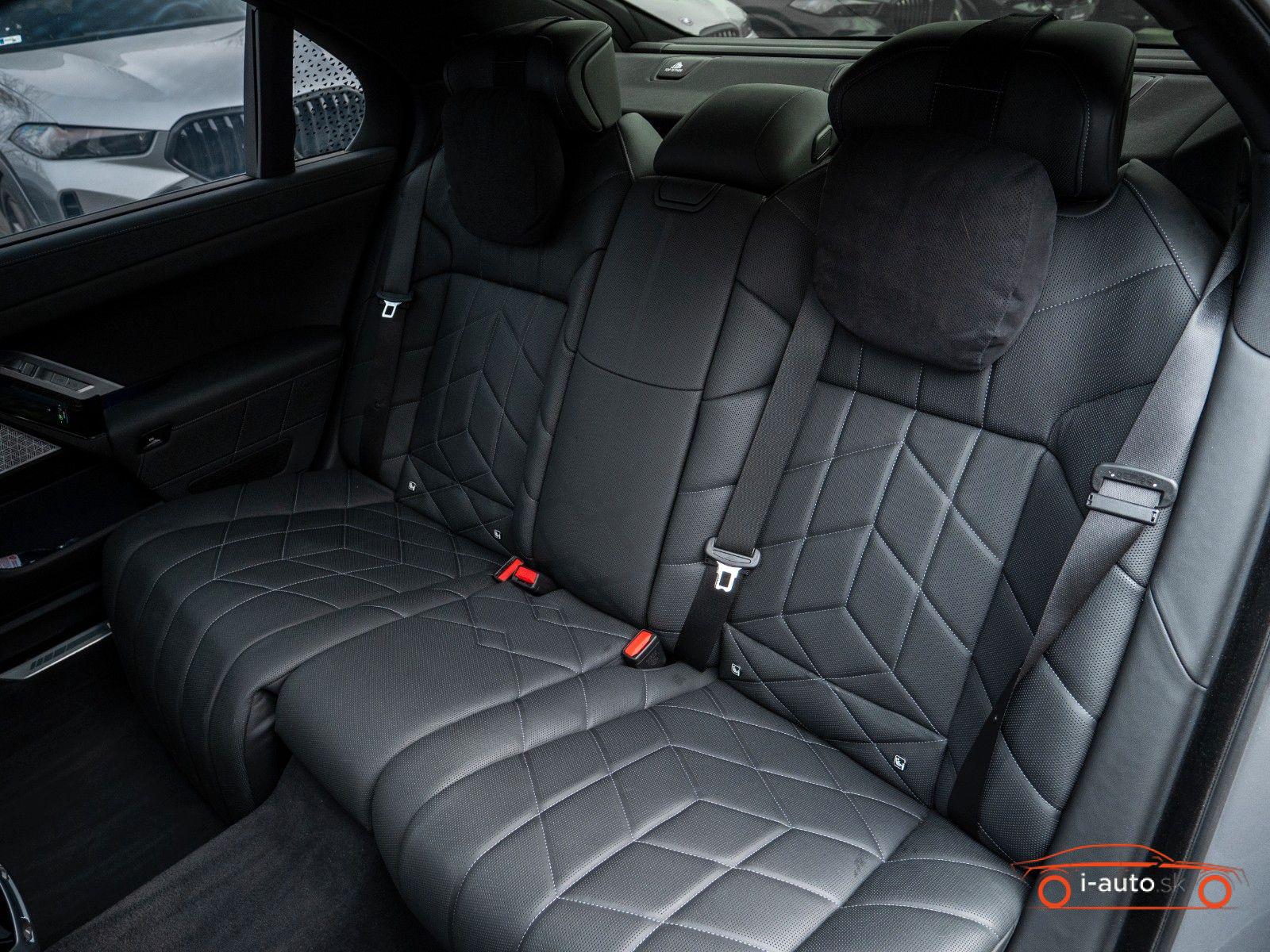 BMW i7 2023 na predaj – fotografia 30