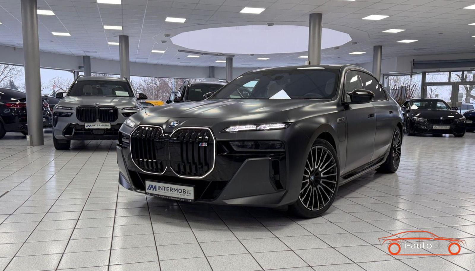 BMW Rad 7 2024 na predaj