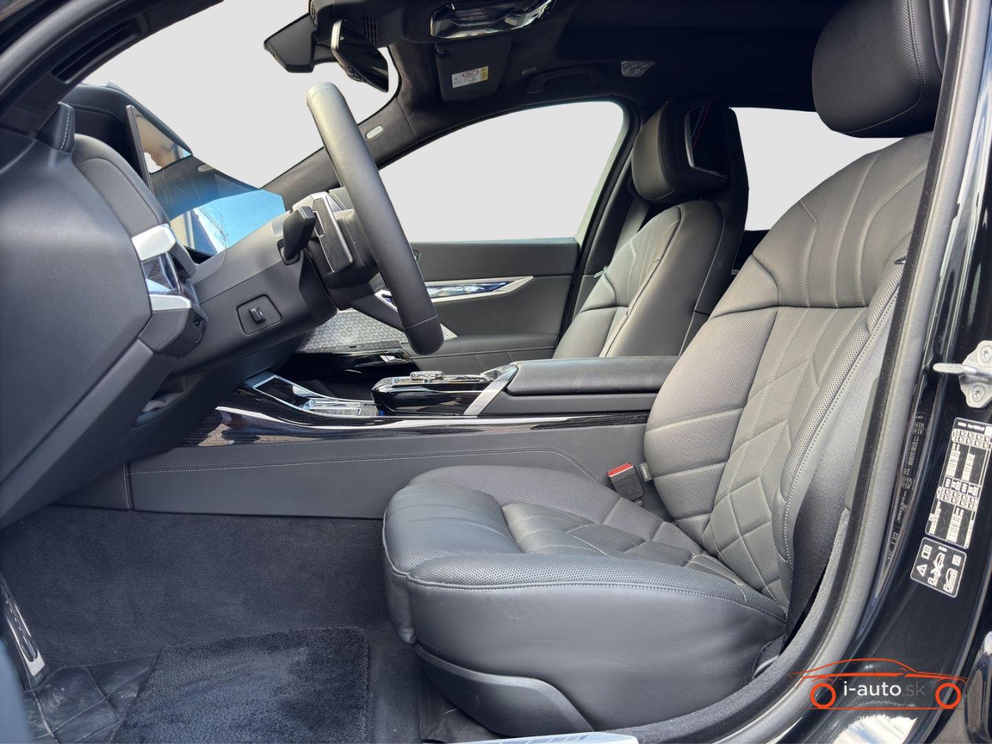 BMW Rad 7 2024 na predaj – fotografia 9