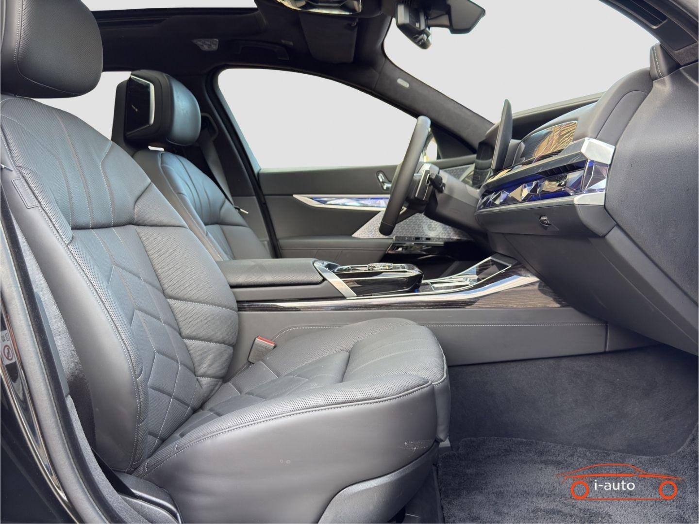 BMW Rad 7 2024 na predaj – fotografia 10
