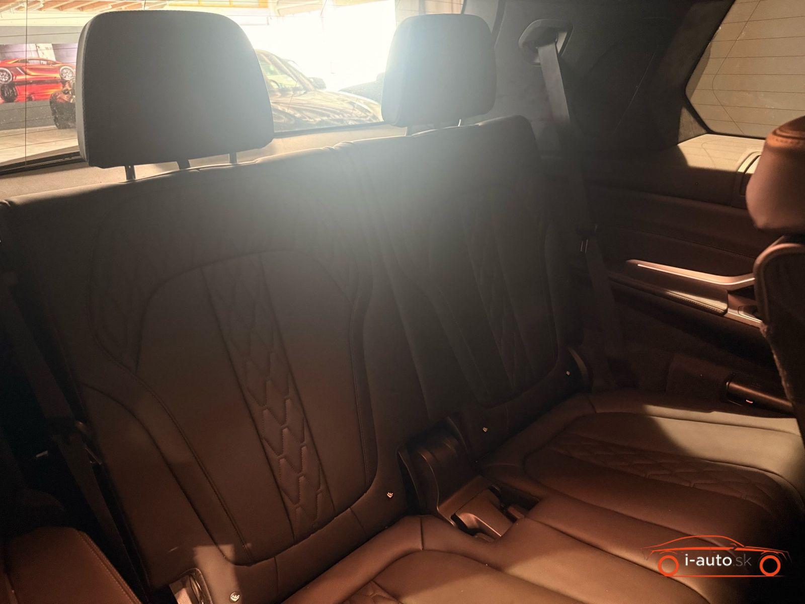 BMW X7 2025 na predaj – fotografia 37