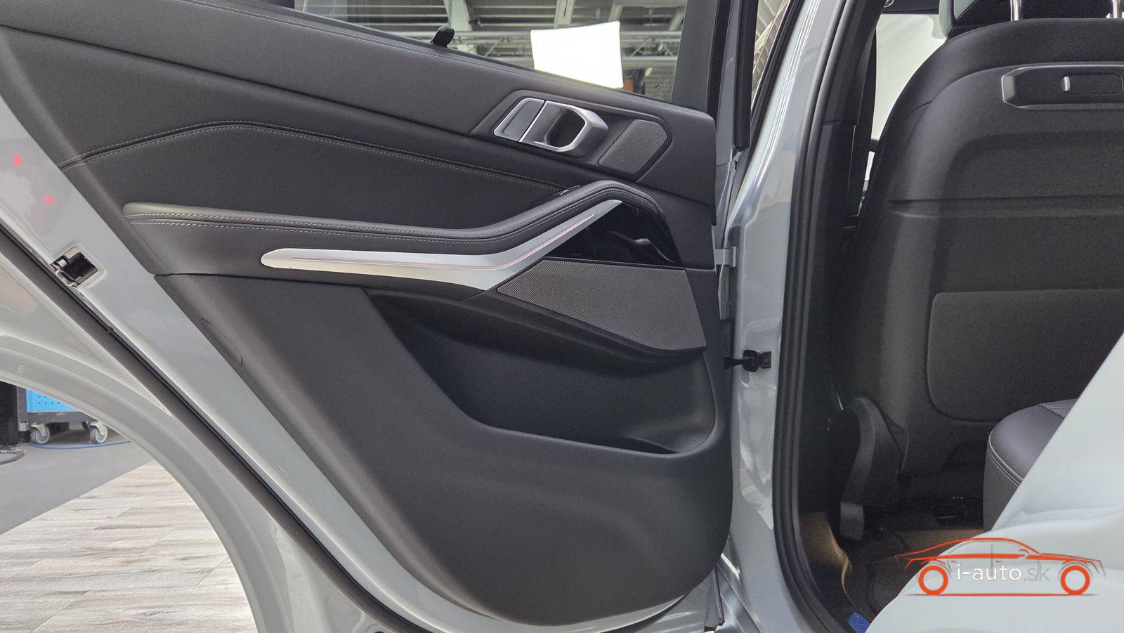 BMW X5 2025 na predaj – fotografia 17